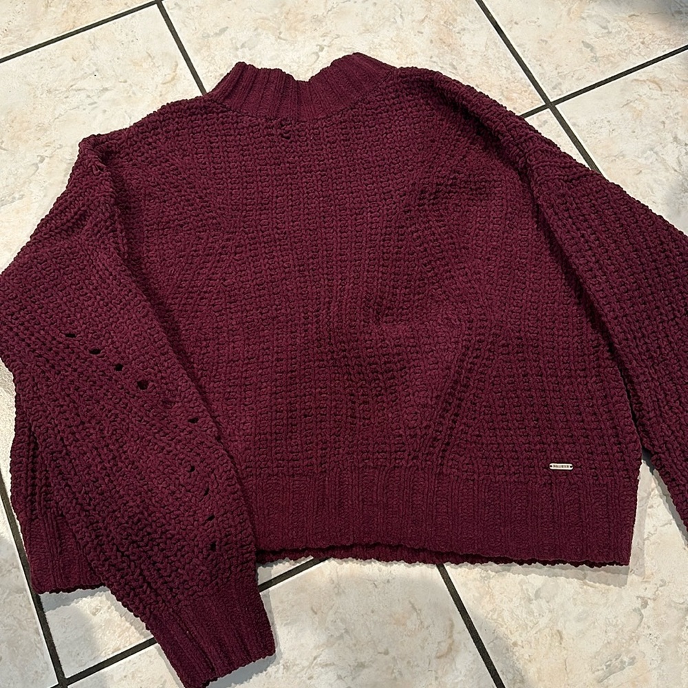 Hollister Cropped Knitted Sweater